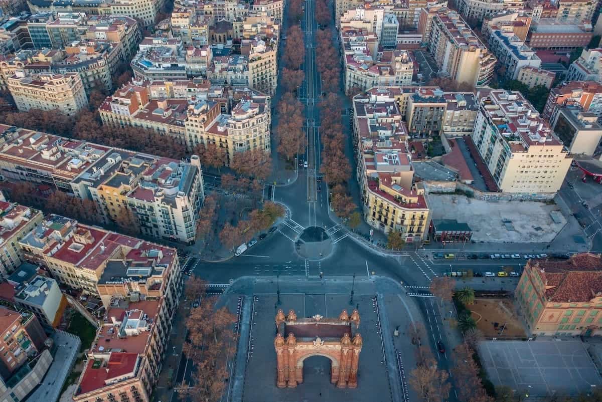 An aerial shot of the Arc de Triomf and the Eixample neighbourhood