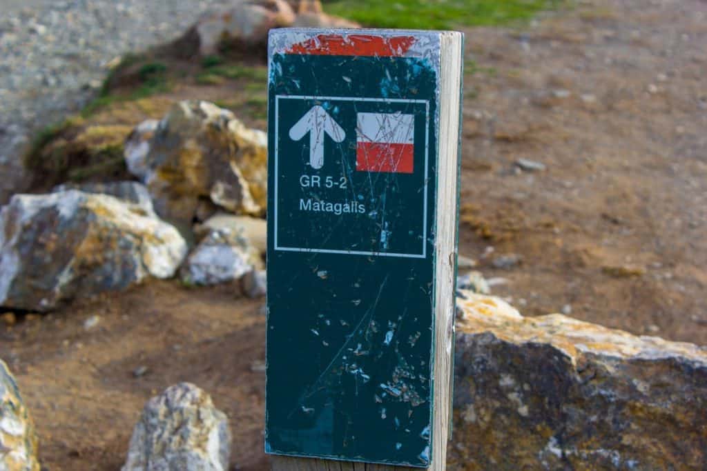 Sign that marks the hike to the top of the Matagalls