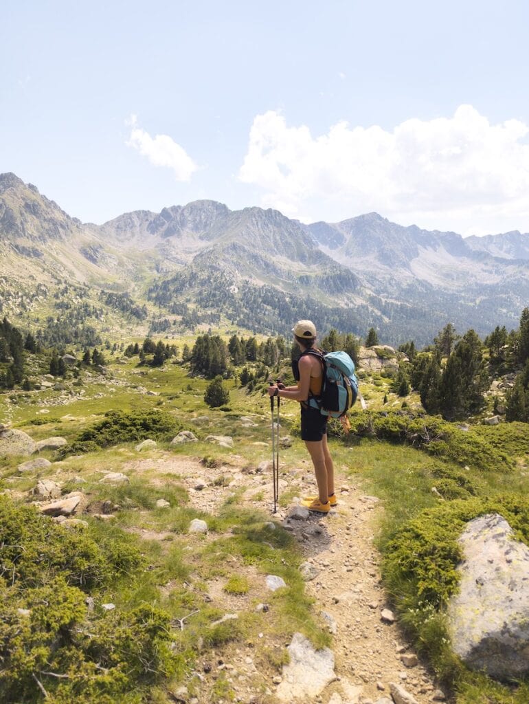 Hiking the Coronallacs route to Refugi de l'Illa