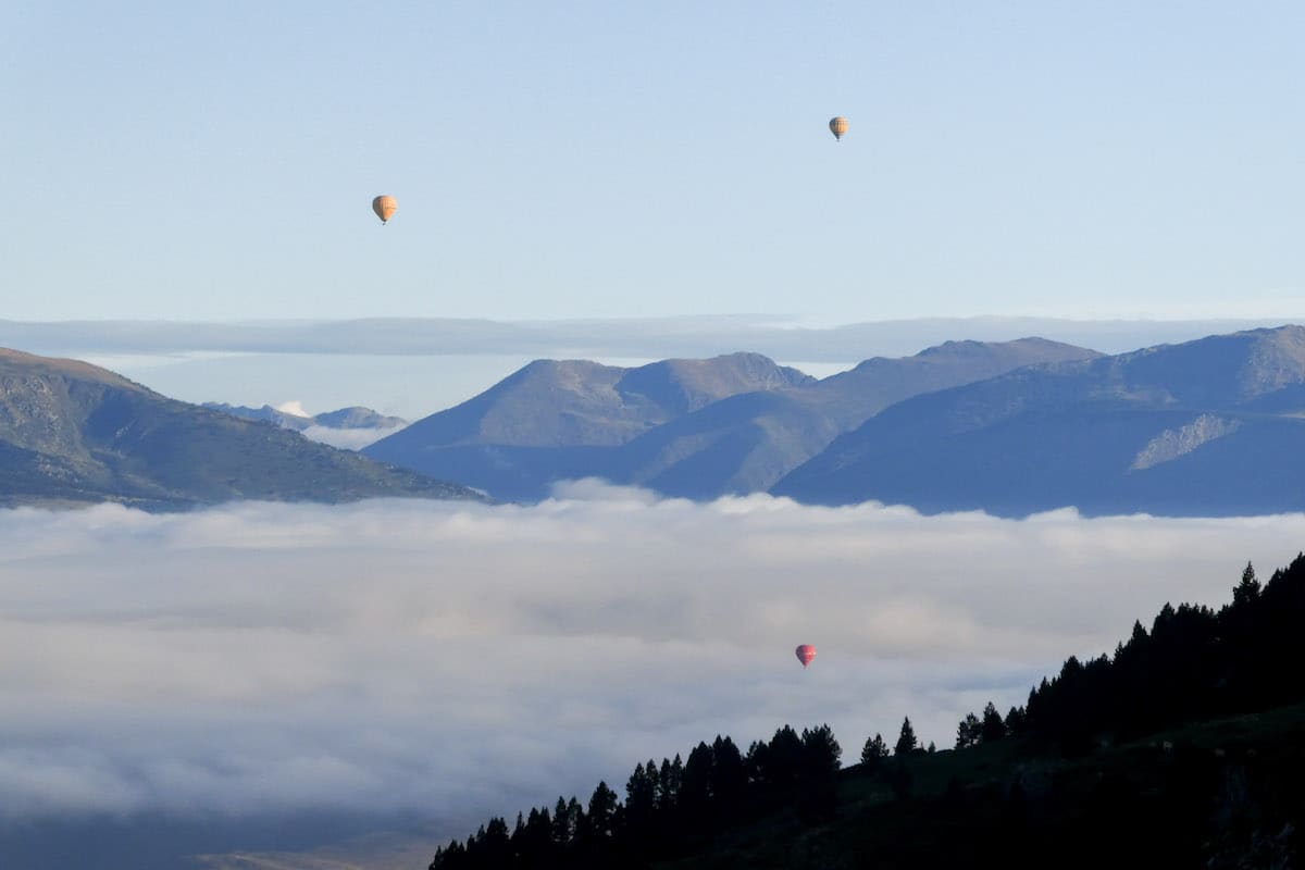 Hot air balloons we spotted during the Cavalls del Vent hike