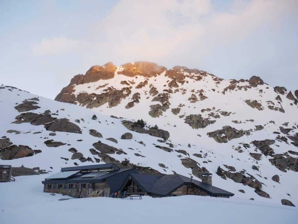 Juclar mountain hut in winter