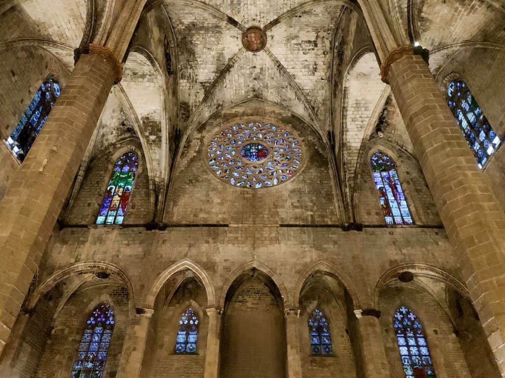 The inside of the Santa Maria del Mar basilica