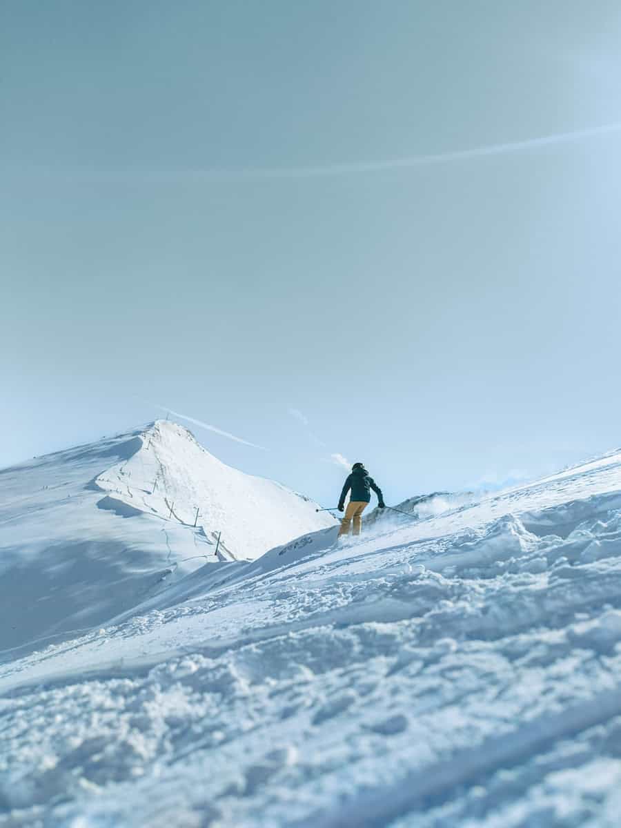 Skiing in Arinsal (Andorra)