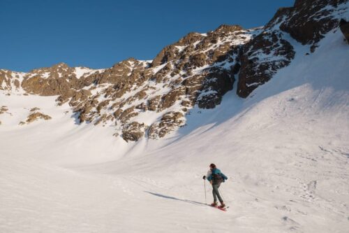 Snowshoeing in Incles Valley