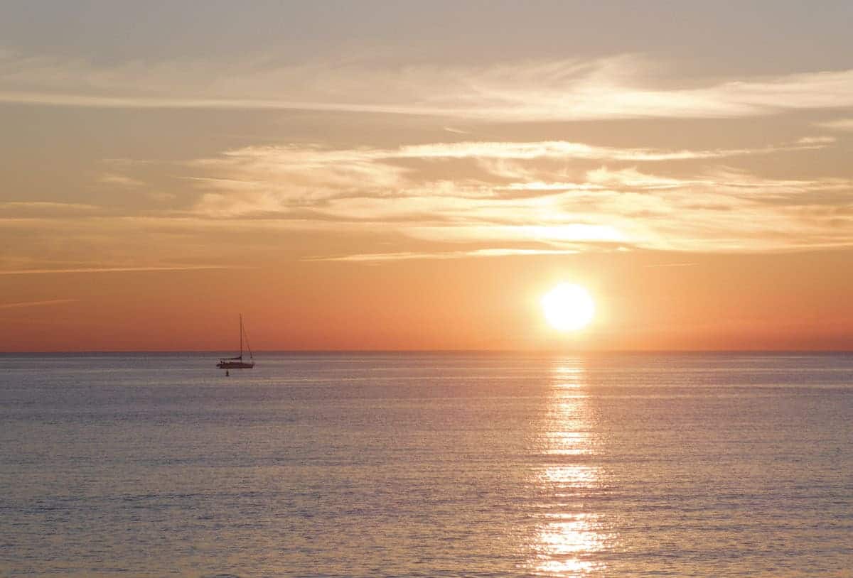 Sunrise in La Barceloneta