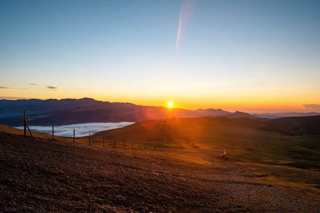 Sunrise from the Niu de l'Àliga hut during Cavalls del Vent