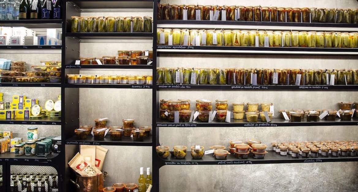 Va de Cuina store, where you can find many food souvenirs from Barcelona