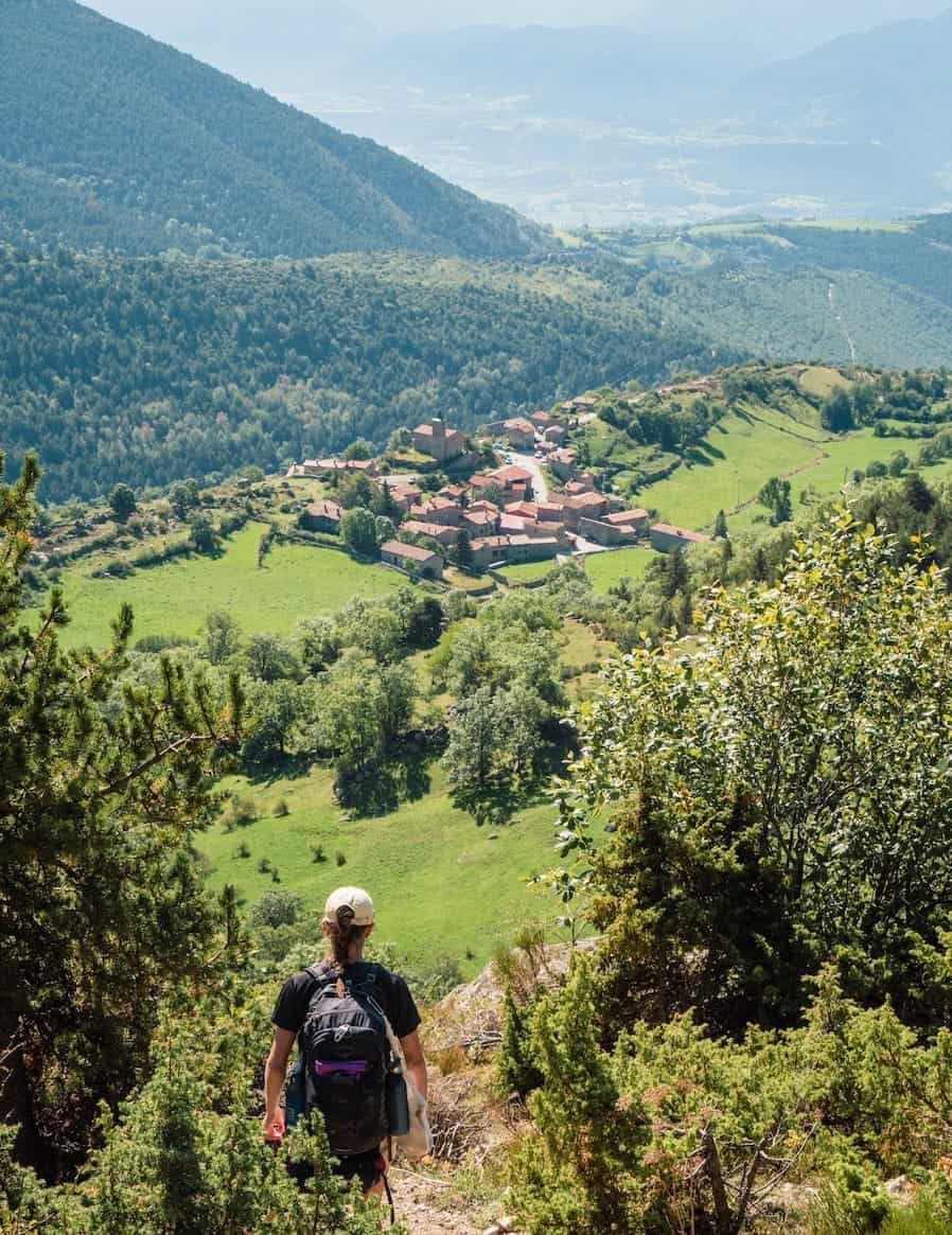 A hiker approaching Viliella during the Estanys Amagats hike