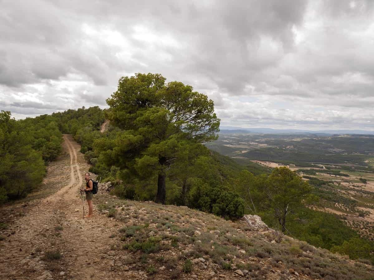 Walking in the wide mountain ridge during the first day of El Gran Paseo de los Puertos de Beceite